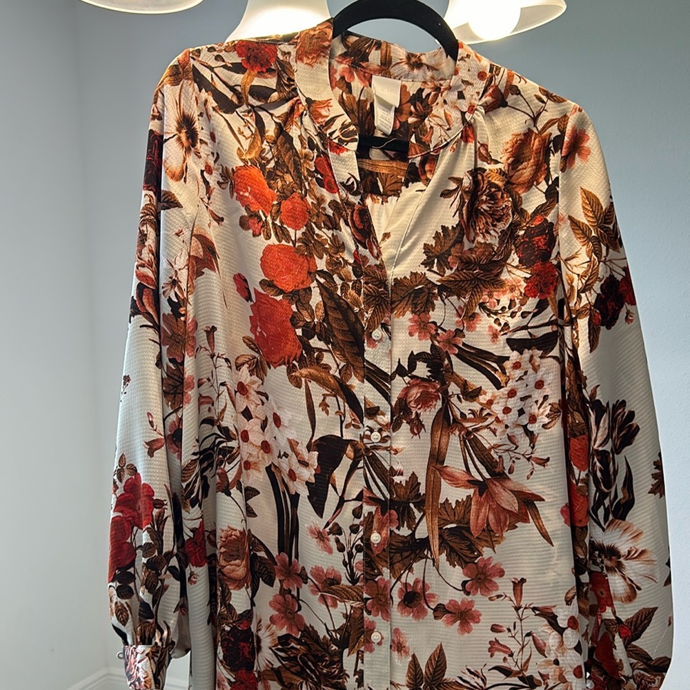 I only used it once, blouse used in good condition